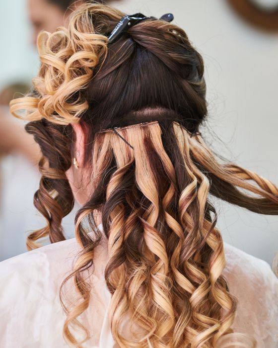 Cabello largo con extensiones estilizado