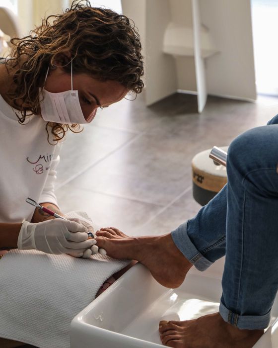 Pedicure profesional en un salón